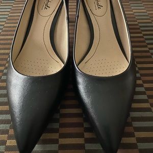 Like New LifeStride Kitten Heel Pumps